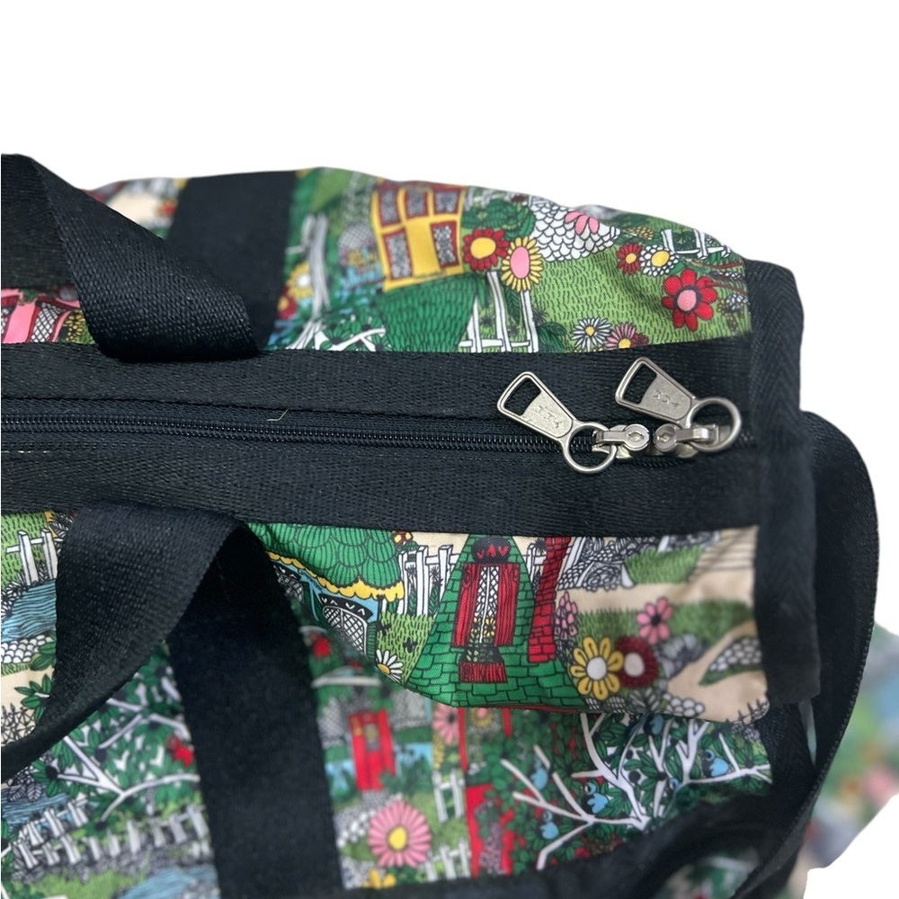 LeSportsac Weekender Duffle Travel Bag Overnight City Town Houses Print - Picture 7 of 8